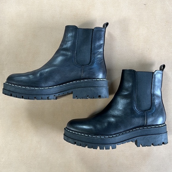 padmia chelsea boot black